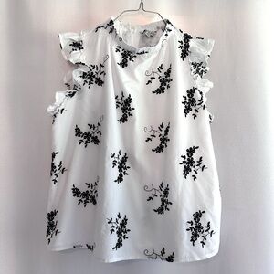 CHELIA ROE Floral Embroidered Blouse